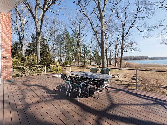 4th image of 2880 Harbor Ln
