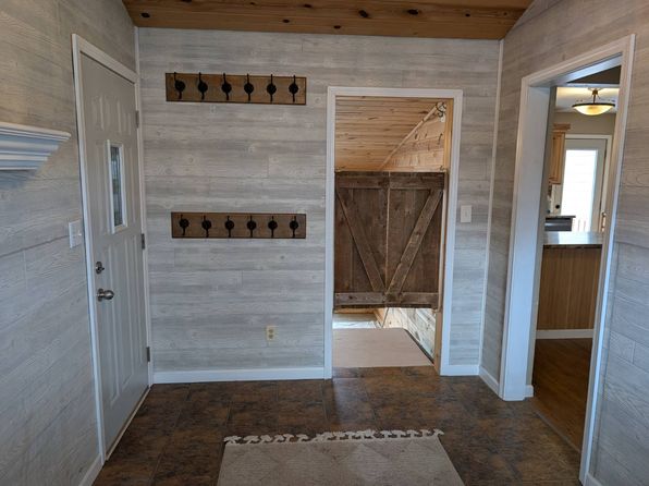 1202 Bennett St, Bottineau, ND 58318