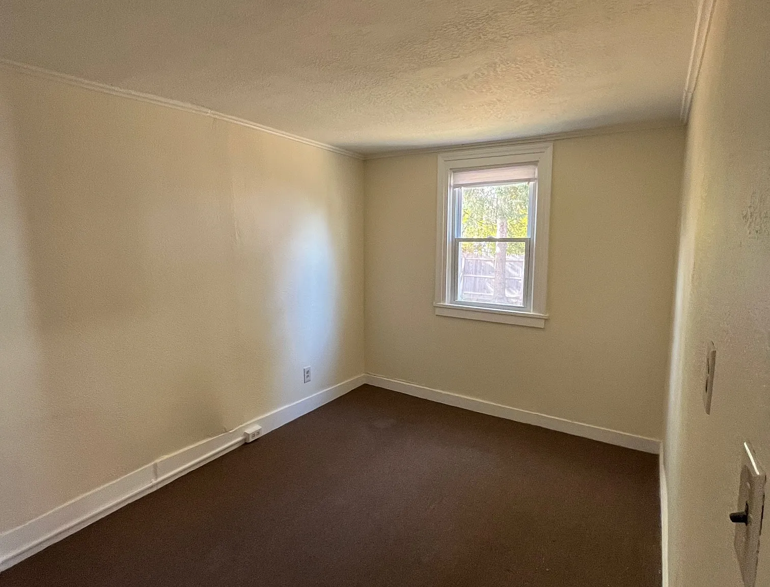 2 bed, 700 sqft, $1,400 — Photo 3