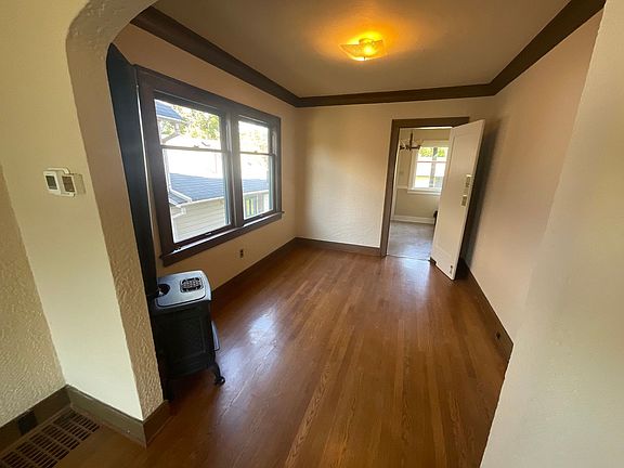 2nd image of 1344-1346 Humboldt St