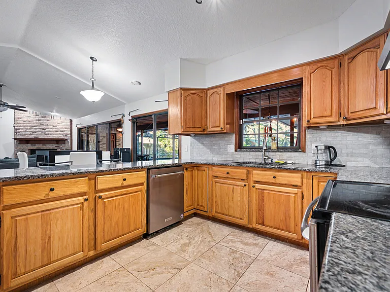 523 Princewood Dr — Photo 23
