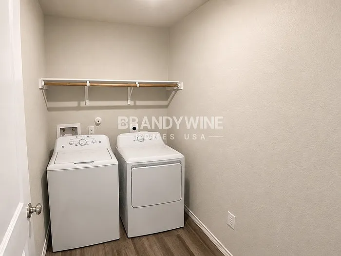 7031 Winding Shelf — Photo 19