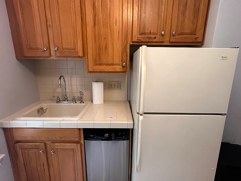 548 Orange St #205 — Photo 12
