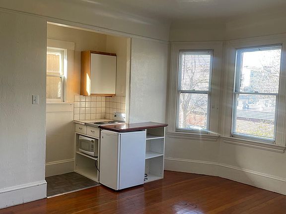 2nd image of 551 W Grand Ave APT 12