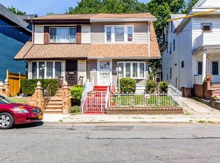 825 E 38th St, Brooklyn, NY 11210