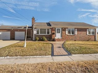 366 Woodbine St, Cranston, RI 02910