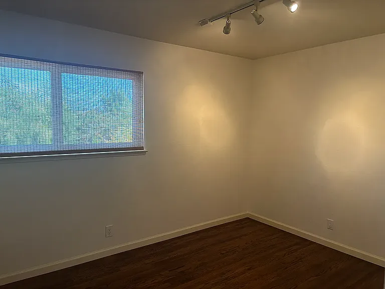 675 Erie Dr — Photo 11
