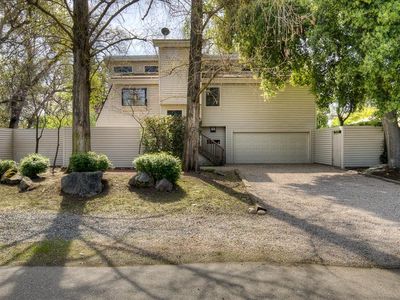 156 Wood Duck Dr, Sanger, CA, 93657