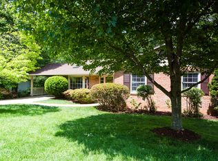 9518 Stevebrook Rd, Fairfax, VA 22032