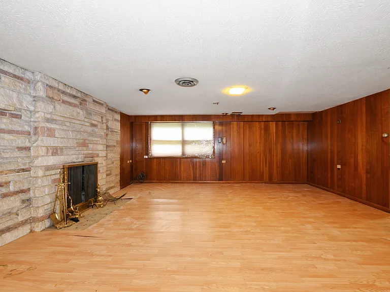 6238 W 63rd St — Photo 19