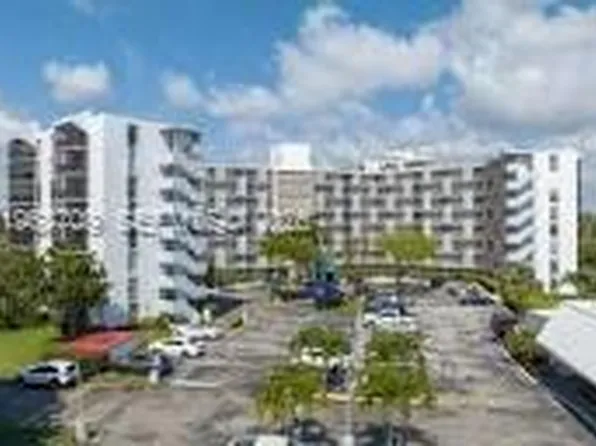 3475 N Country Club Dr APT 405, Aventura, FL 33180