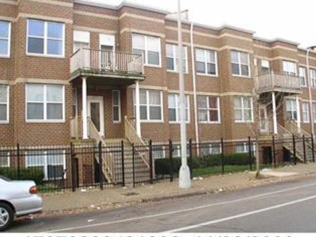 1st image of 2227 W Warren Blvd #B3