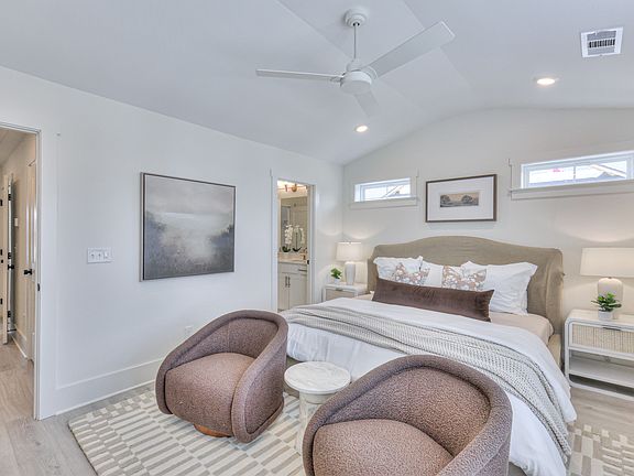 3rd image of 906 Summit Ave #902