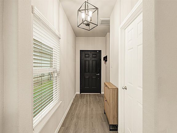 3rd image of 6520 Gillock Meadow Ln