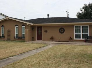 2711 Memphis Ave, Nederland, TX 77627