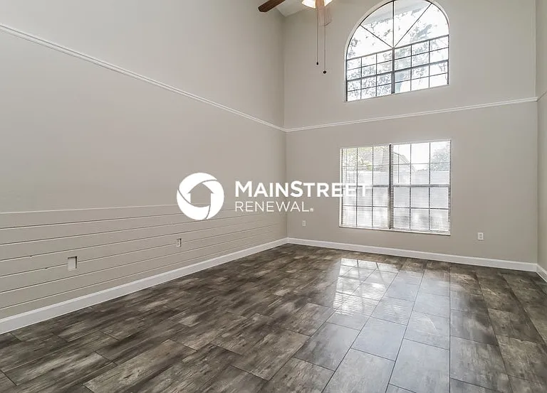 1236 Indian Bluff Dr — Photo 2