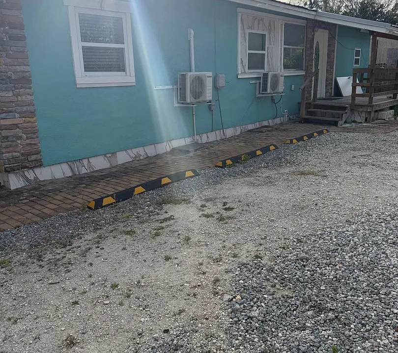 330 Palm Ave