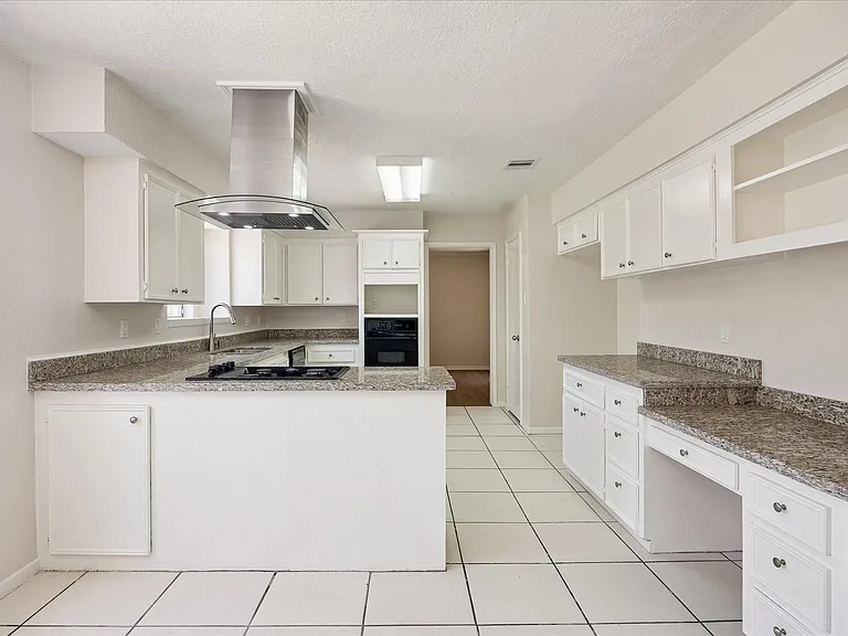 7618 Bankside Dr — Photo 9