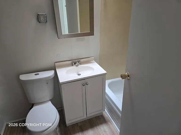 231 S Hickory St — Photo 4