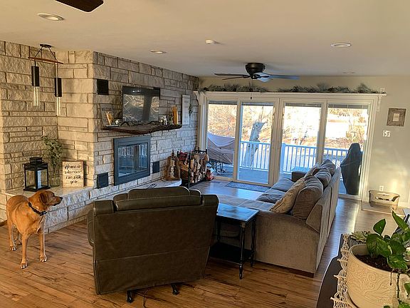 3rd image of 3817 E Point Dr