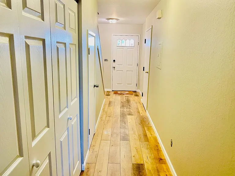317 Cottonwood Ct — Photo 16