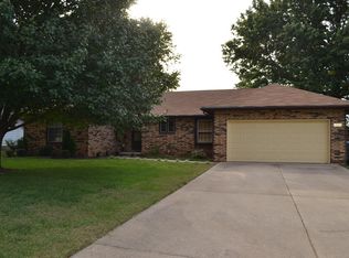 2613 S Stewart Ave, Springfield, MO 65804