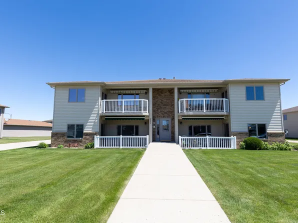 2850 Bay Shore Bnd SE Unit 4, Mandan, ND 58554