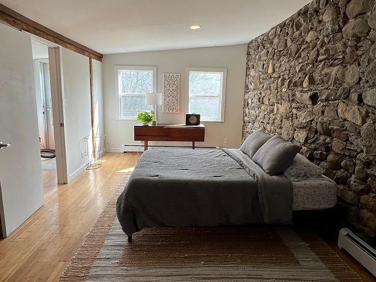1141 Albany Post Rd #3 — Photo 3