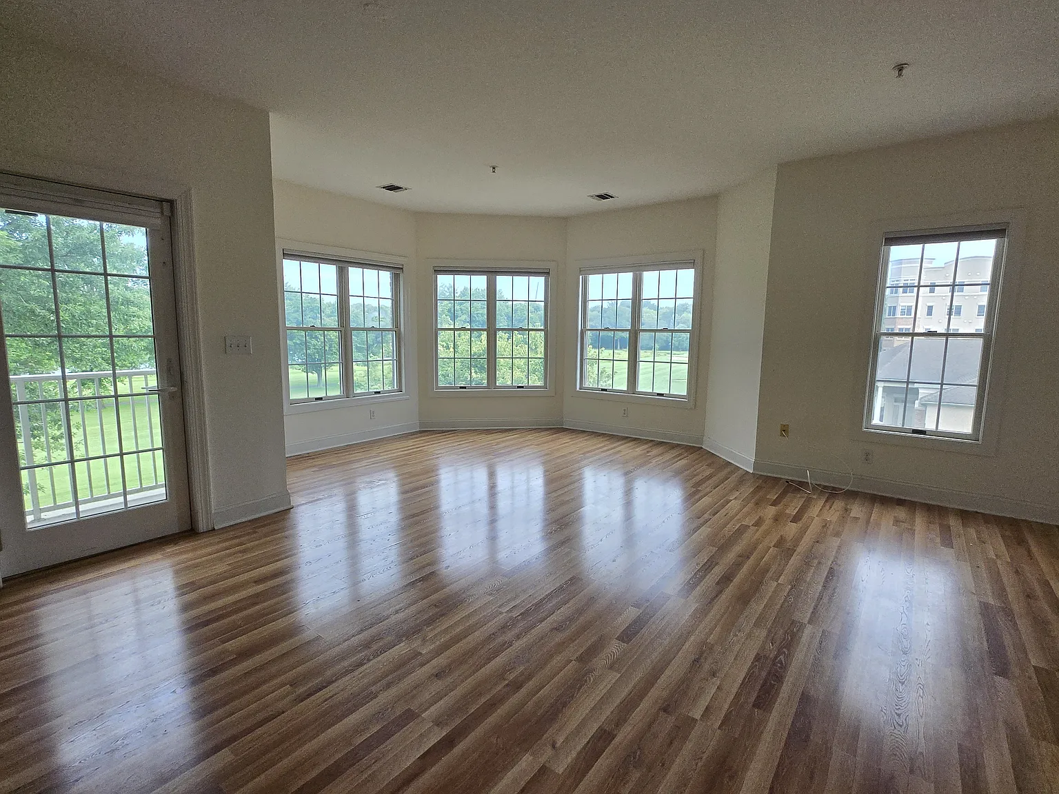 2 bed, $3,500 — Photo 4