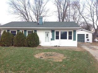 2011 Center Cir, Peru, IL 61354