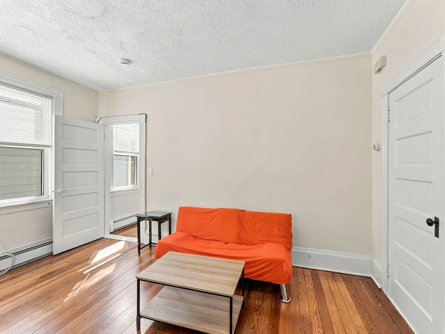 1 bed, 9999 sqft, $1,995 — Photo 4