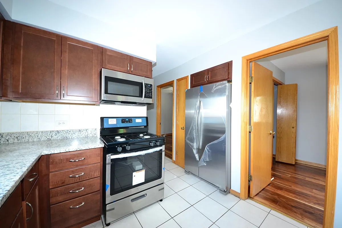 Building Photo - 3830 S Union Ave #3F