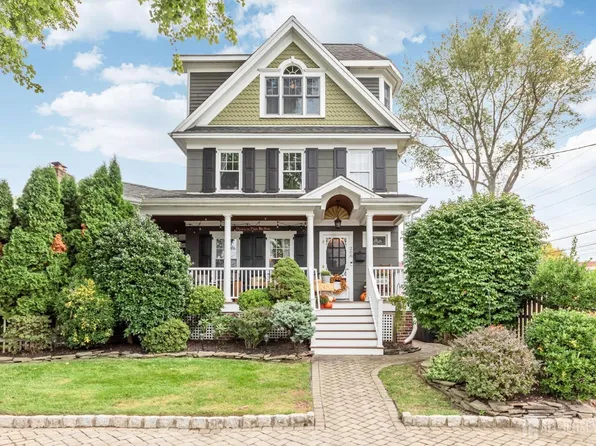 208 Randolph Ave, South Plainfield, NJ 07080