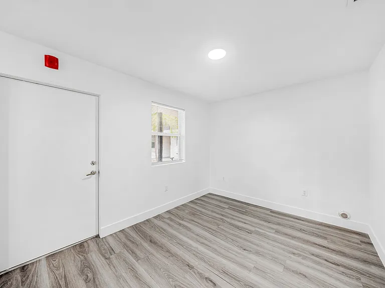 1231 NW 61st Street — Photo 5