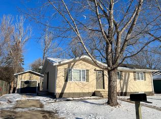 1409 Parkside Dr, Marshall, MN 56258