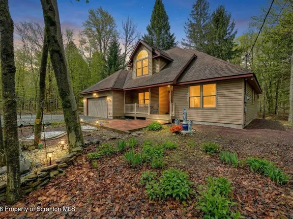 42 Wildflower Cir, Gouldsboro, PA 18424