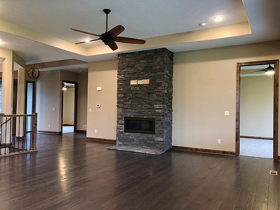 2nd image of 427 Ponderosa Dr