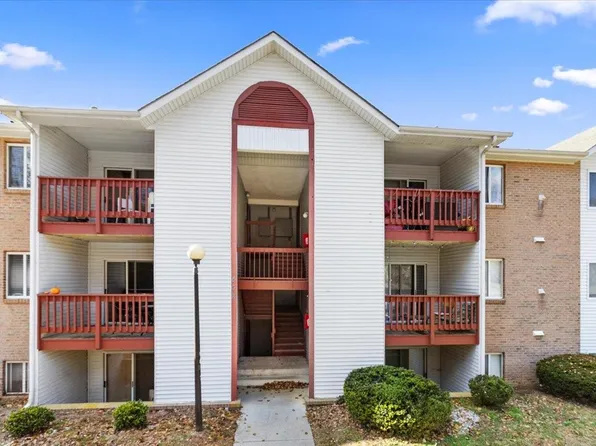 402 Berryfield Ln APT M, Blacksburg, VA 24060