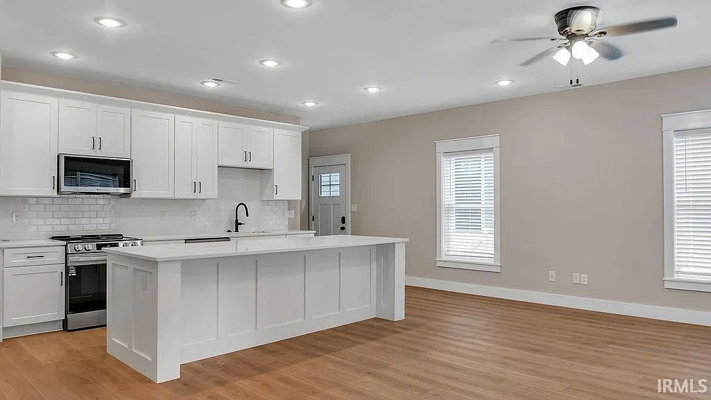 5 bed, 5.0 bath, 2384 sqft, $6,250 — Photo 3