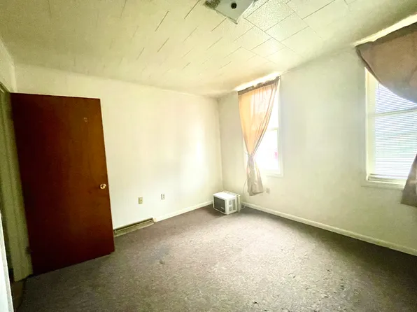 217 Chestnut St APT A, Kittanning, PA 16201