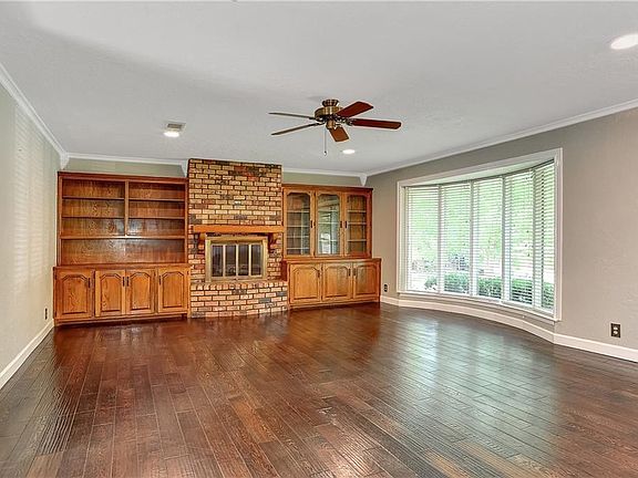 5th image of 2809 Mimosa Dr