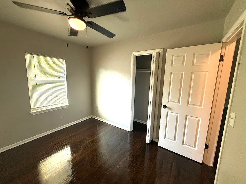 7 W 50th Ct N