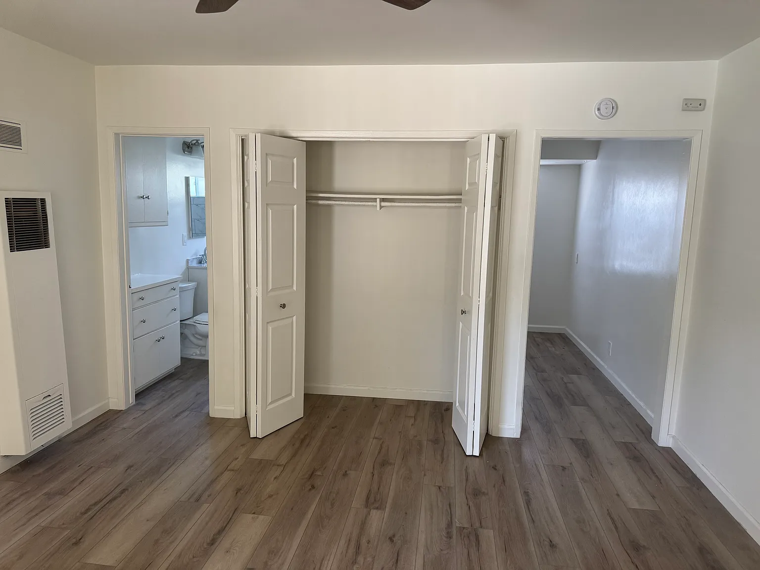 Crestwood Apartments — Photo 4