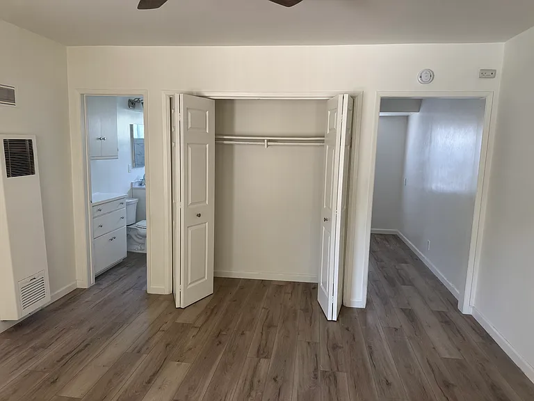 Crestwood Apartments — Photo 4
