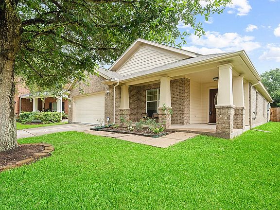 3rd image of 7922 Linden Oaks Ln