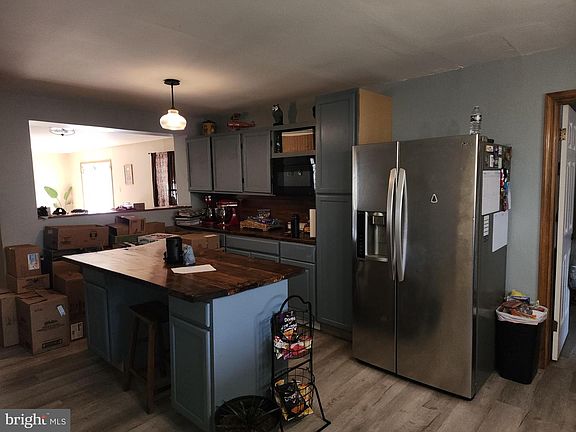 3rd image of 429 Dark Hollow Rd