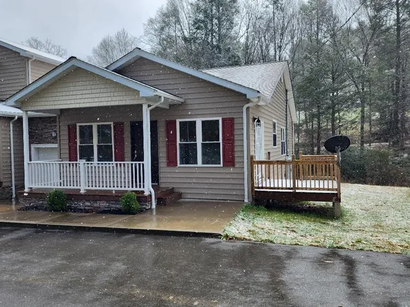 111 Elizabeth Ct, Crab Orchard, WV 25827