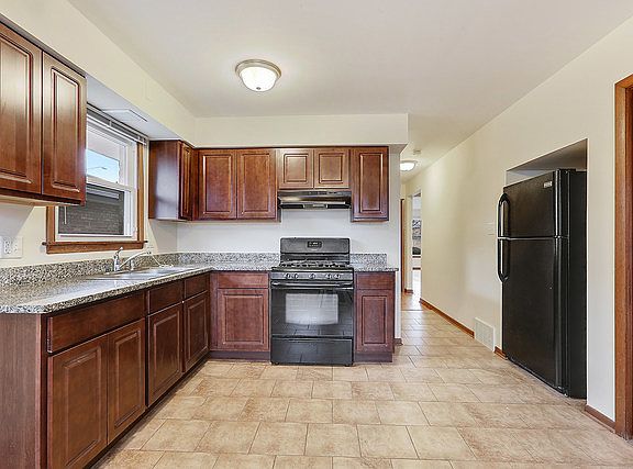 3rd image of 403 Jeffery Ave