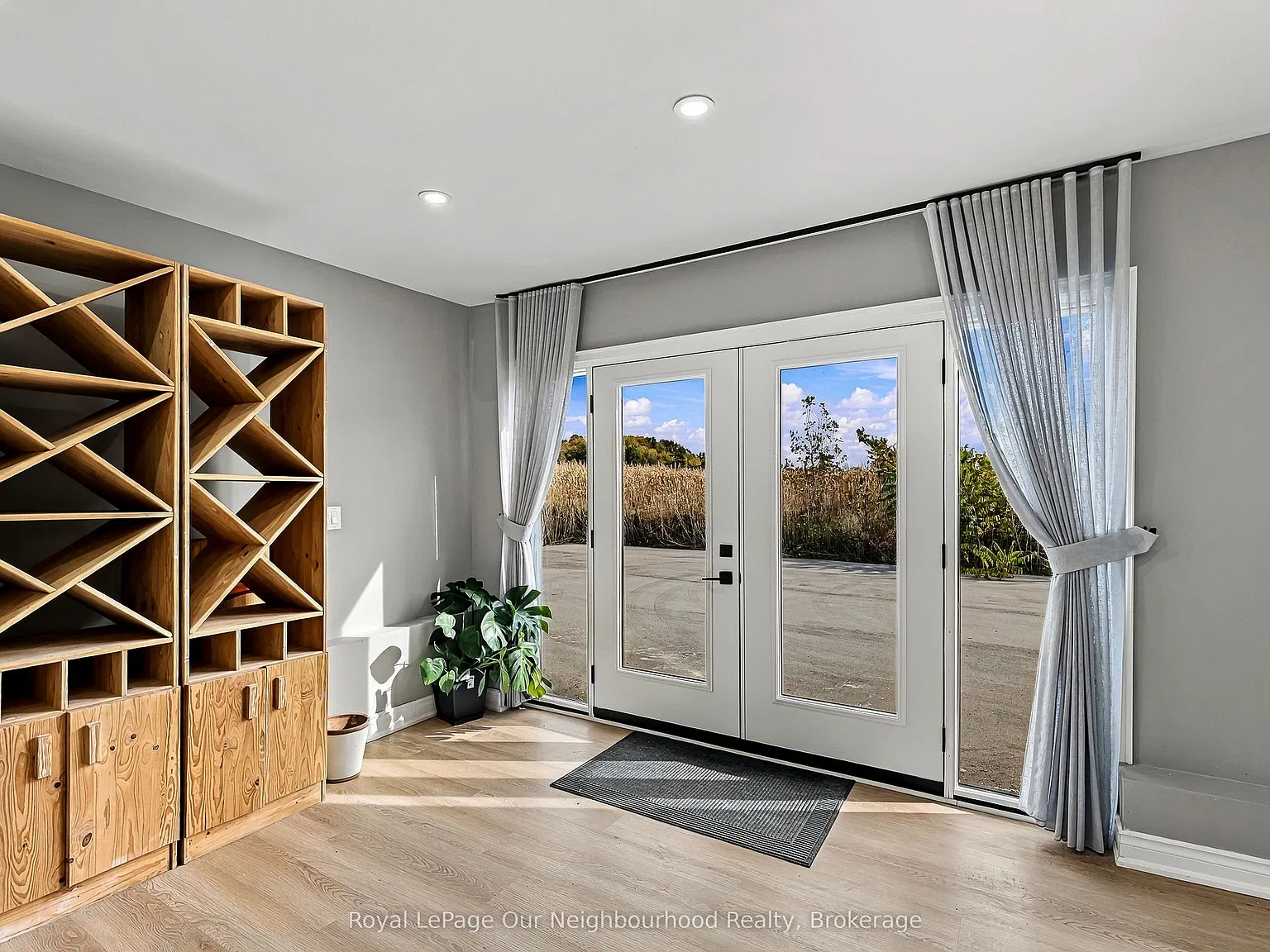 2 bed, $2,000 — Photo 4