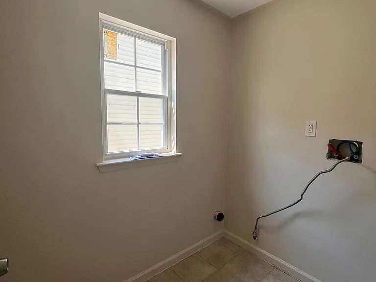28 Kent St #3 — Photo 4